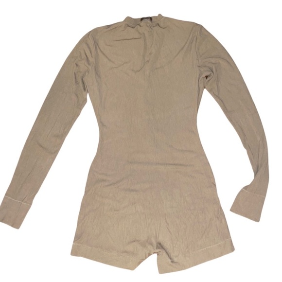 Skims NWT Soft Lounge Henley ✨Limited Edition✨ - Picture 3 of 4